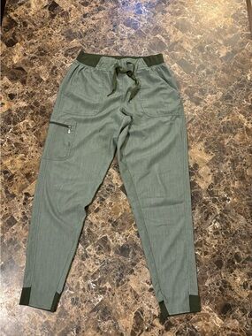 Women’s  Adar Olive Green Scrubs